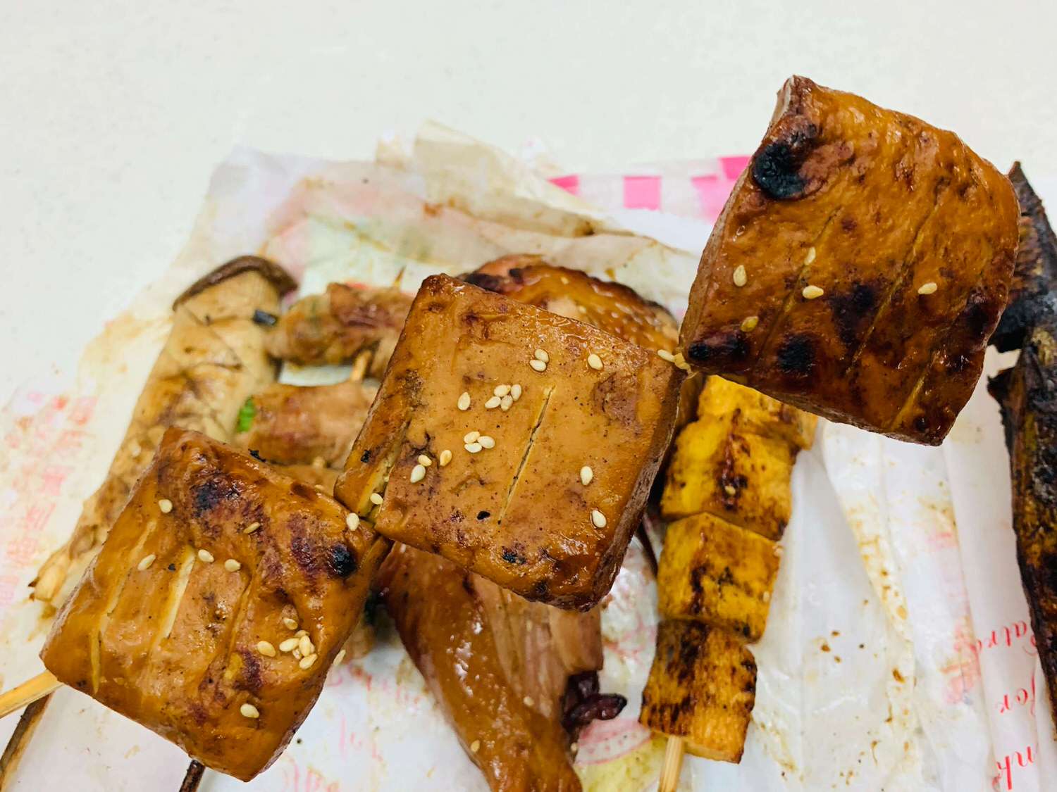 【新北大坪林美食】紅燈籠碳烤-新店平價在地超人氣好吃碳烤!!(原HTC旁碳烤、237烤肉車) - 第16張圖