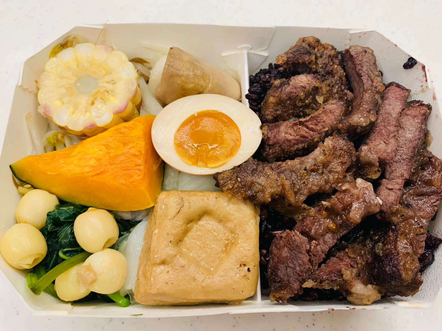 【新北府中美食】盧記心美食-健康餐盒堅持10樣配菜與1樣主菜,兼顧健康的同時也能享受美味便當啦!! - 第6張圖