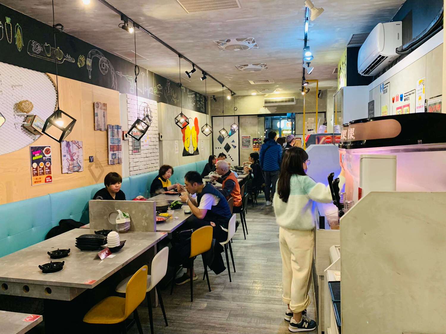 【新北大坪林美食】哈湯鍋-新店超高CP值火鍋吃到飽,自助蔬菜BAR只要299?? - 第13張圖