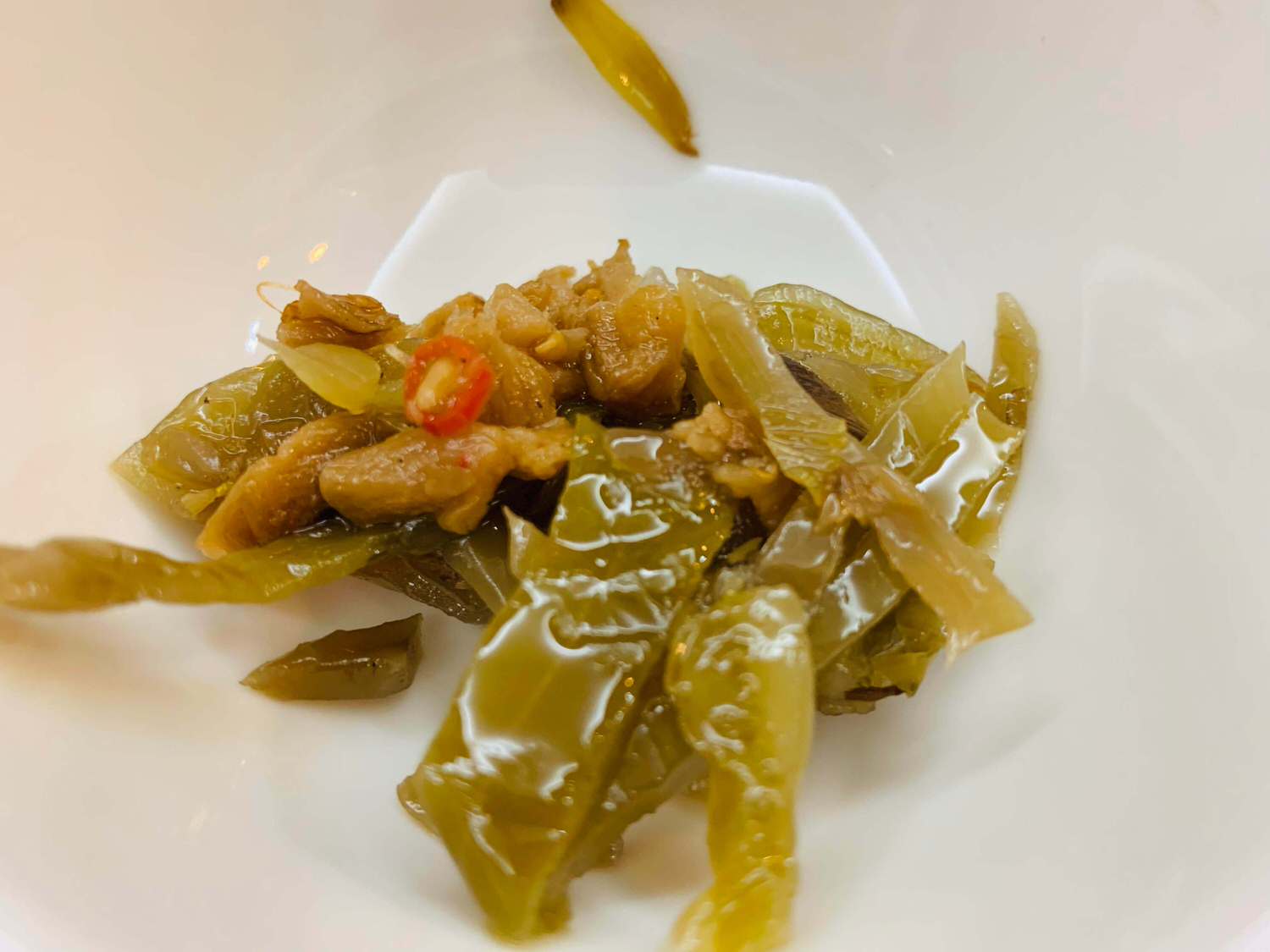 【新北七張美食】名門燒臘-新店在地40年好味道,肉多到快要滿出來了啦 - 第16張圖