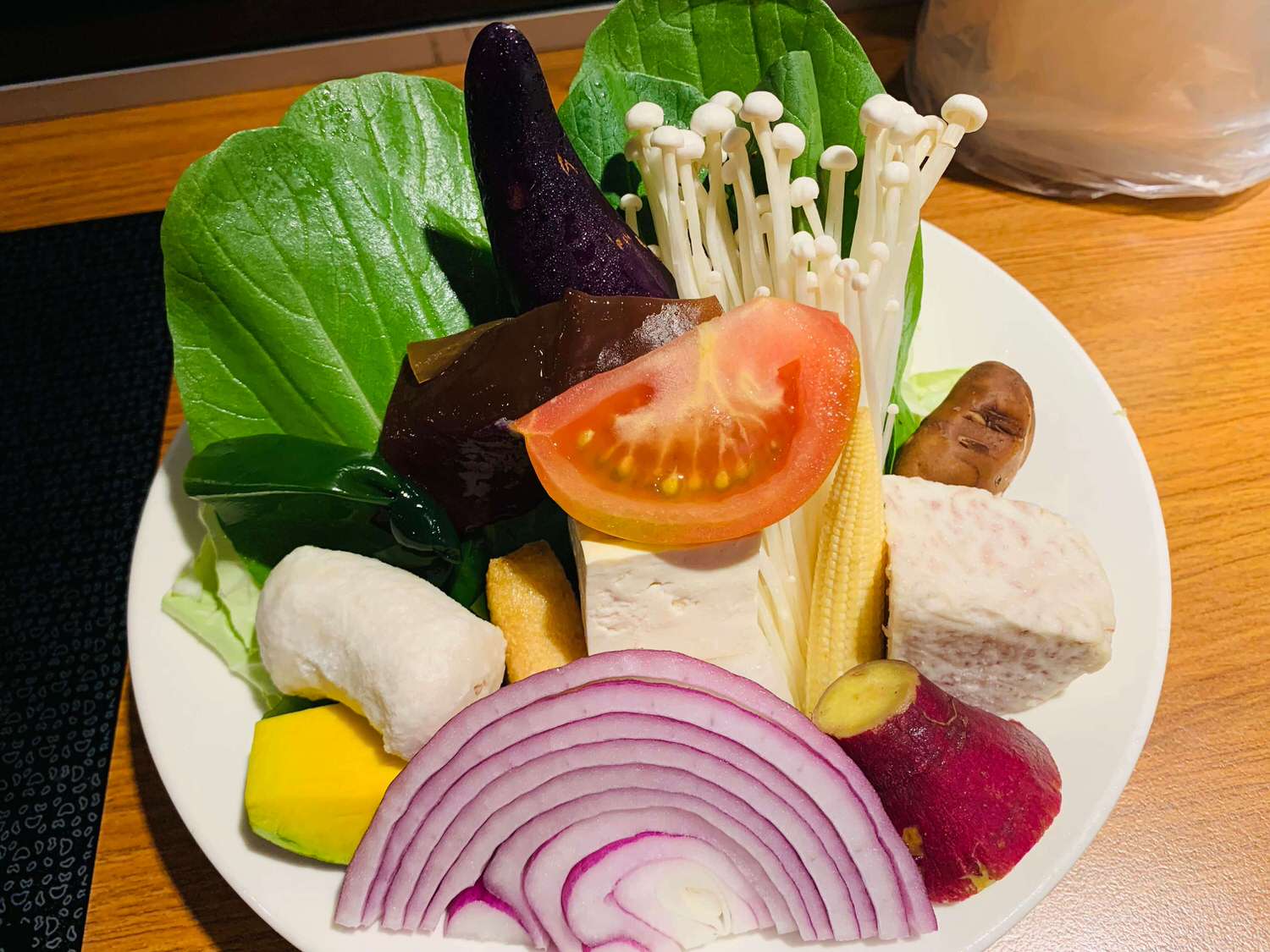 【新北大坪林美食】圍樂鮮境-新店頂級海鮮火鍋店,滿滿一碗海鮮和肉吃起來超爽的啦!! - 第16張圖