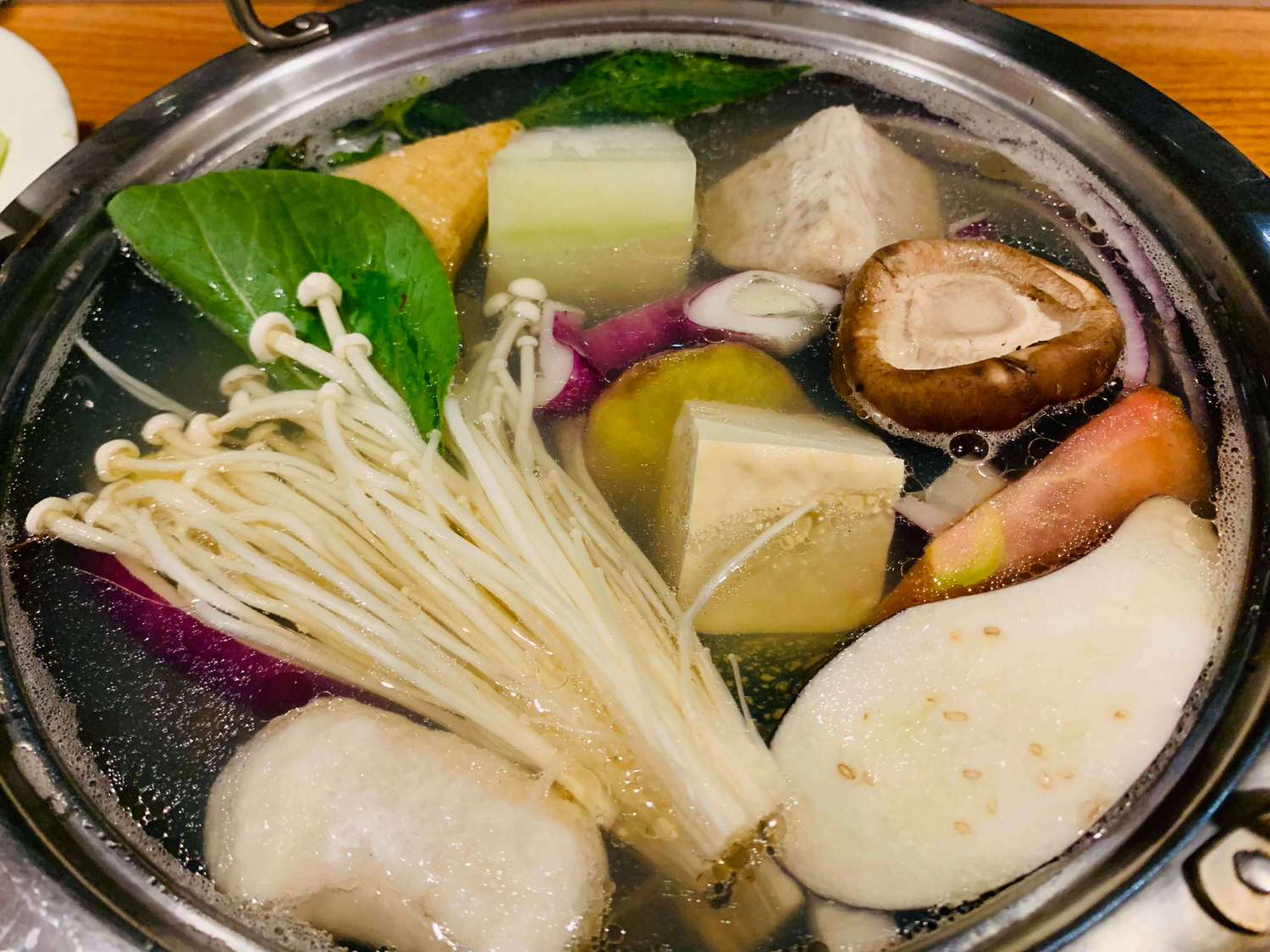 【新北大坪林美食】圍樂鮮境-新店頂級海鮮火鍋店,滿滿一碗海鮮和肉吃起來超爽的啦!! - 第18張圖