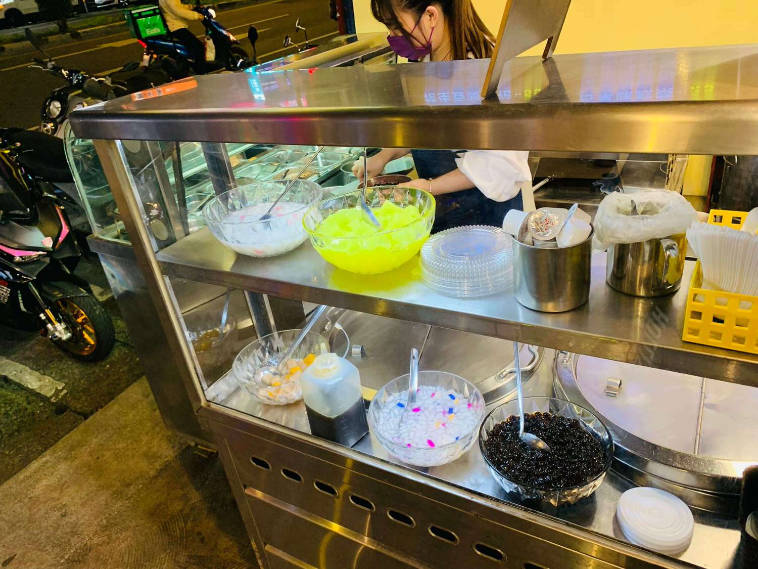 【新北新店區公所美食】青青豆花-傳統美味的豆花店,想要甚麼料通通有喔,冬至還有賣湯圓ㄚㄚㄚ!! - 第4張圖