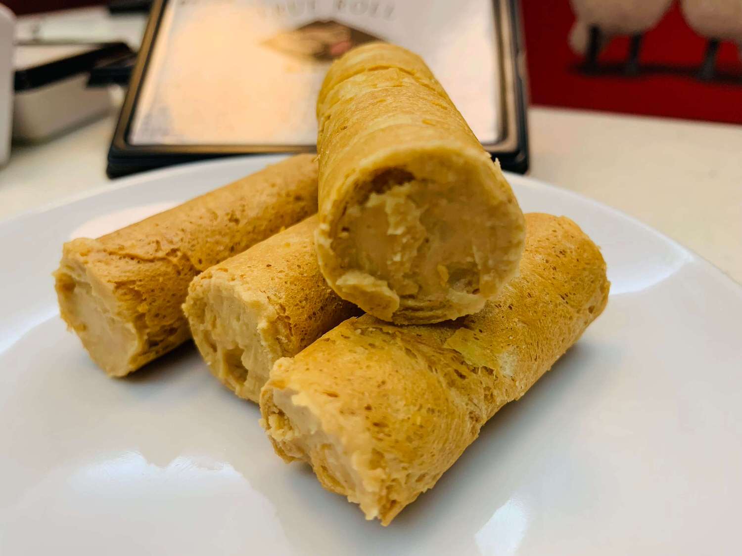 【宅配美食】實心蛋捲和新世代粹蛋捲來囉,餡料飽滿的超好吃蛋捲ㄚ!!過年禮盒|中秋禮盒|送禮推薦 - 第12張圖