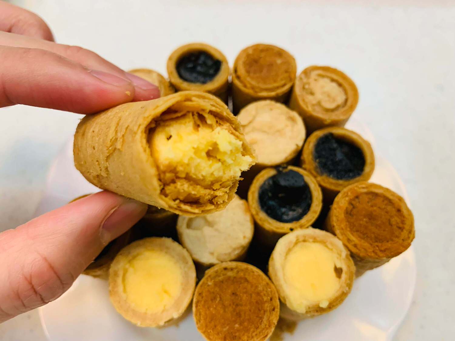 【宅配美食】實心蛋捲和新世代粹蛋捲來囉,餡料飽滿的超好吃蛋捲ㄚ!!過年禮盒|中秋禮盒|送禮推薦 - 第15張圖