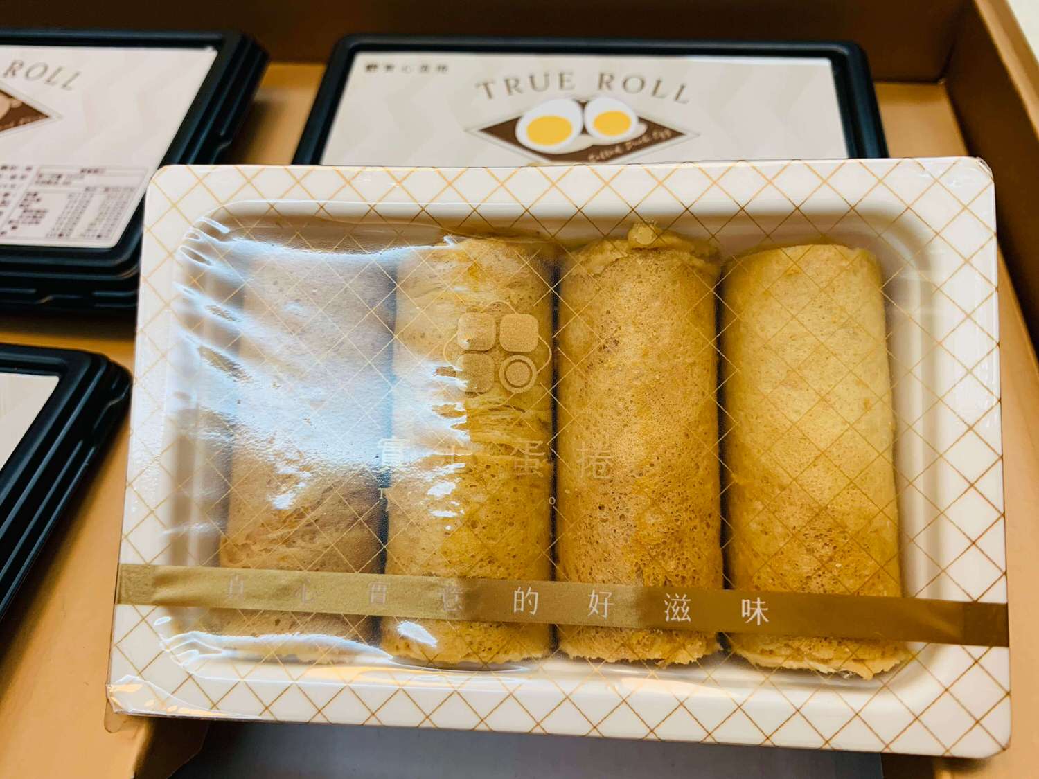 【宅配美食】實心蛋捲和新世代粹蛋捲來囉,餡料飽滿的超好吃蛋捲ㄚ!!過年禮盒|中秋禮盒|送禮推薦 - 第6張圖