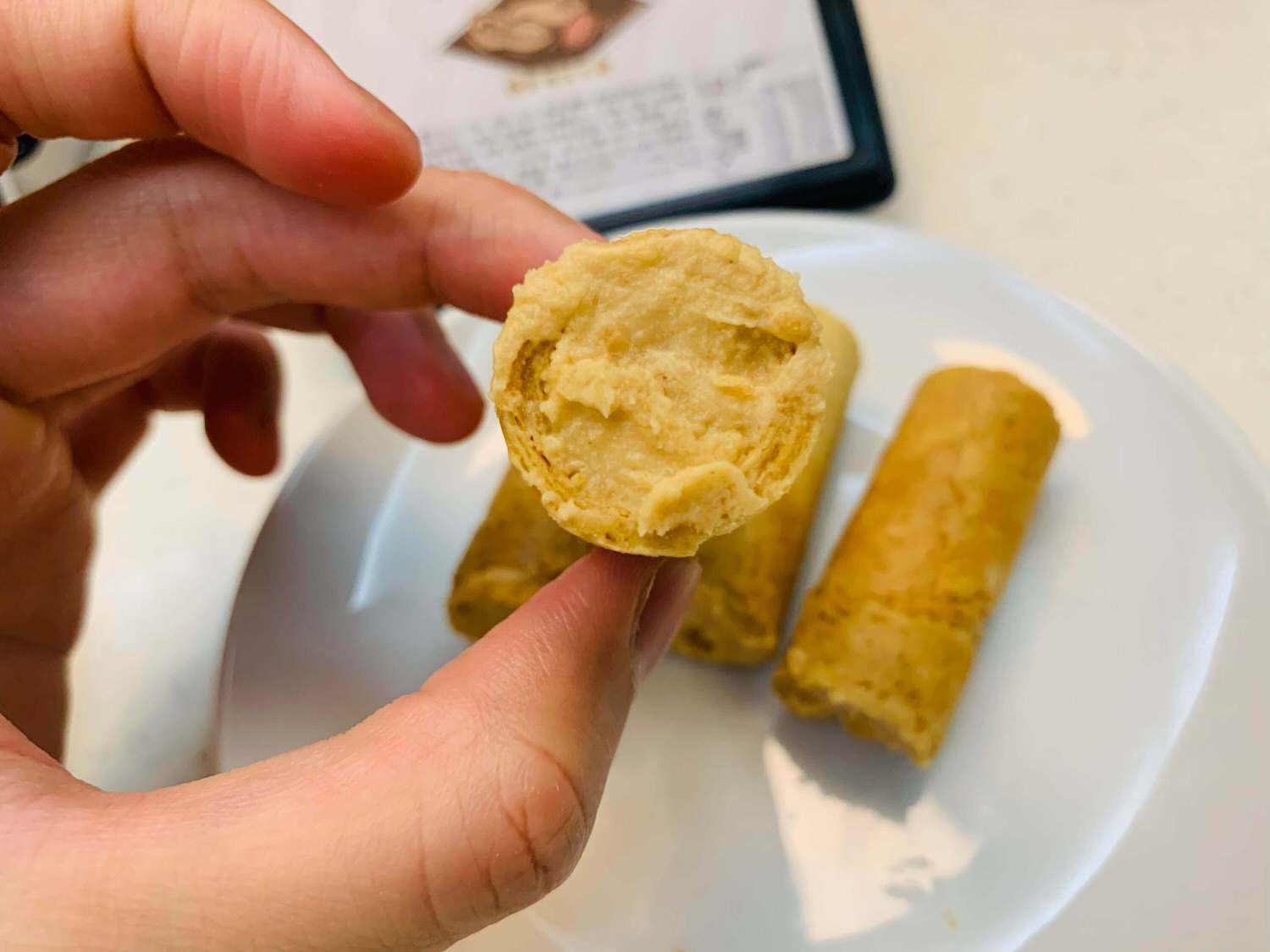 【宅配美食】實心蛋捲和新世代粹蛋捲來囉,餡料飽滿的超好吃蛋捲ㄚ!!過年禮盒|中秋禮盒|送禮推薦 - 第13張圖