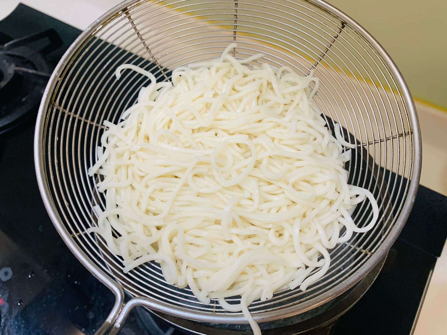 【宅配美食】敲敲碗港式和牛撈麵-滿滿日本A5和牛絞肉的乾拌麵,每一口都是和牛的香味ㄚㄚ!! - 第6張圖