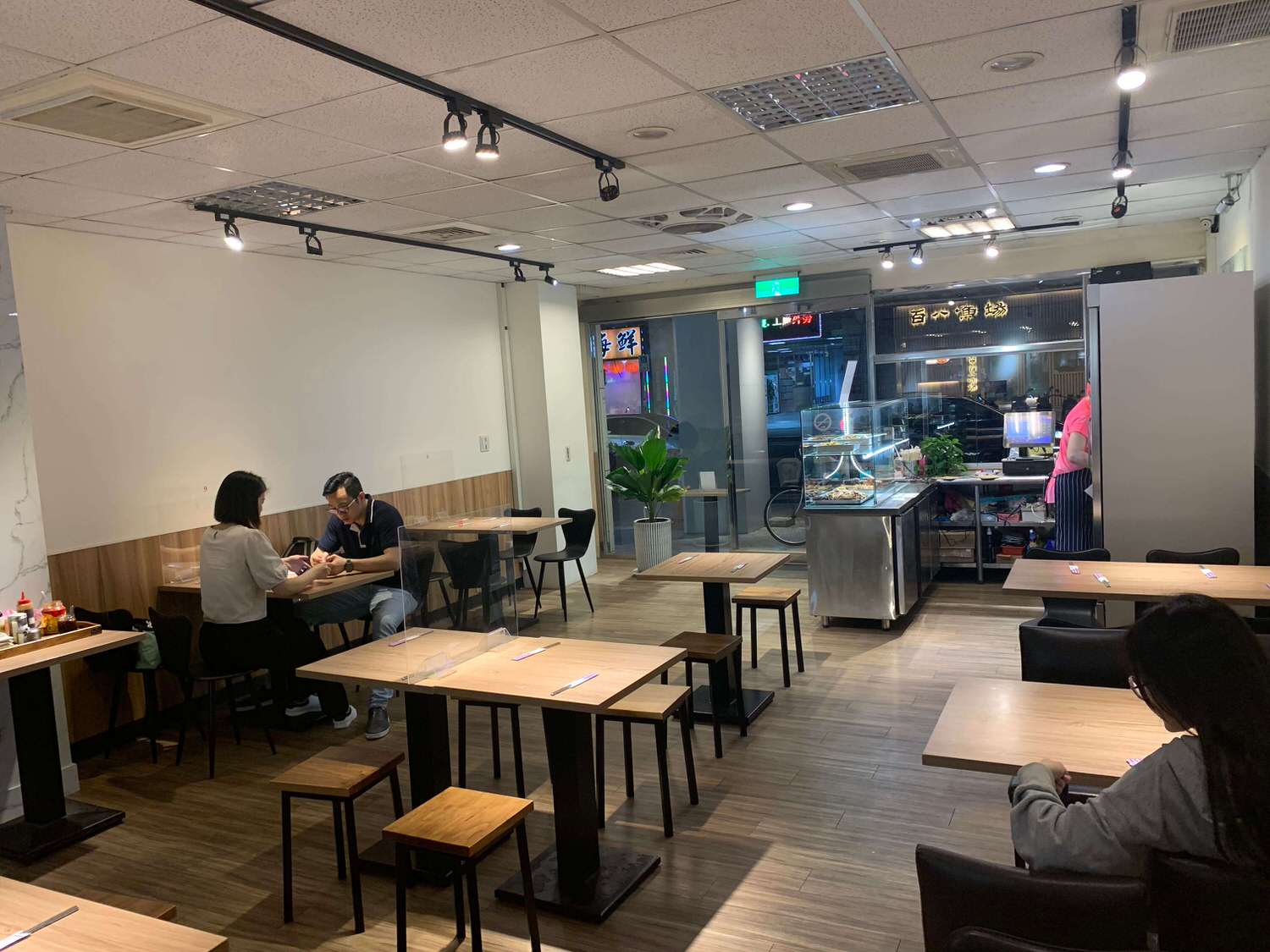 【新北大坪林美食】春至麻辣大師-又香又麻又辣的重慶小麵,一口接著一口停不下來ㄚ!!|麻辣控推薦 - 第3張圖